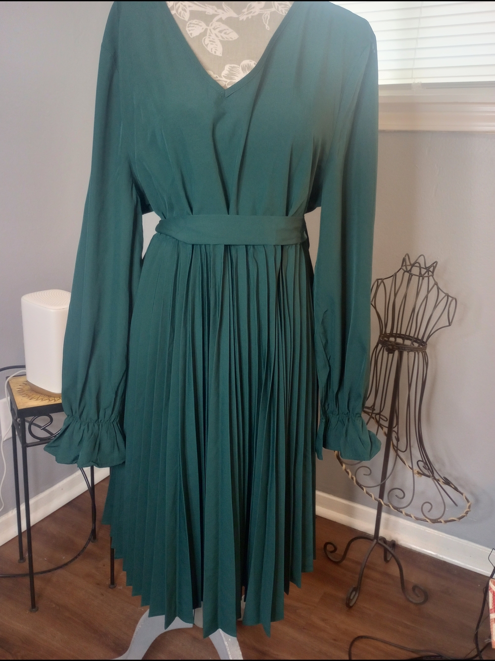 2 For $10 Elegant Forest Green Long Sleeve Pleated Dress - Picture 5 of 6